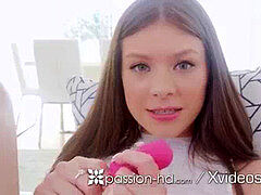 Kuřba, Brunetka, Striekanie semena, Na tvár, Masturbácia