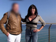 Store bryster, Brunette, Ældre kvinde, Offentlig