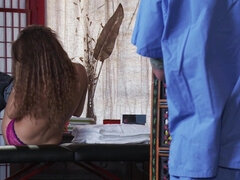 Velké péro, Kuřba, Brunetka, Hardcore, Hd, Masáž, Milf žcbp, Tetování