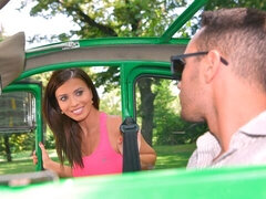 Grosse bite, Brunette brune, Éjaculer dans la bouche, Branlette thaïlandaise, Léchez, Masturbation, Maigrichonne, Adolescente