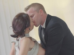 Brunett, Kontor, Liten och nätt, Sekreterare, Tuttar