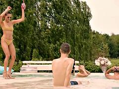 Anal, Baben, Stora tuttar, Blondin, Avsugning, Par, Handjobb, Dusch