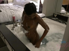 Amatőr, Hatalmas hátsó, Fekete, Ébenfekete, Nagylány, Duzzadt bimbók, Vékony, Begyek