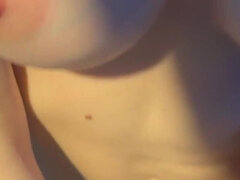 18 jaar, Enthousiasteling, Grote mammen, Alleen, Tiener