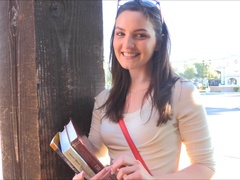 Detailní, Šaty, Extrémní, Masturbace, Orgasmus, Na veřejnosti, Sólo, Upskirt