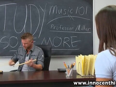 18 летние, Брюнетки, Одноклассница, Колледж, Мужья, Крошечные, Студентка, Молоденькие