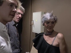 Cougar, Fetisch, Grupp, Handjobb, Mogen, Milf, Orgie, Rakad