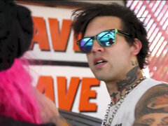 Zadek, Dildo, Přírodní, Venku, Piercing, Tetování, Hračky, Kurva