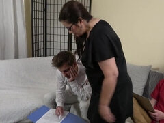 18, ぽっちゃり, デカパイ, ぽちゃ, 手コキする, ストッキング, 教師, 三人