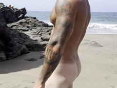 Amateur, Plage, Masturbation, Public, Solo, Tatouage