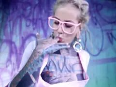 Stor kukk, Dildoen, Bakfra, Ansiktssperm, Tattovering, Trekant, Pupper, Leker