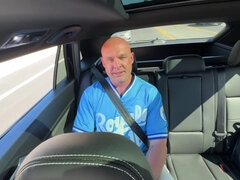 Brunetka, Cycata, Głebokie gardło, Kutas, Podwójna penetracja, Włochaty, Olbrzymi, Tatuaż