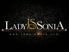 Tekintélyes didik, Szőke, Kebles, Érett koros, Természetes mellek, Gyengéd kefélés, Egyedül, Begyek