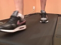 beurette grave defoncee a la salle de sport