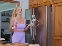 Tussi, Grosse titten, Vollbusig, Kehlenfick, Schwanz, Lecken, Muschi, Realität