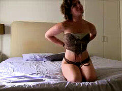 Agatha va por fotos y se la cogen (video completo)