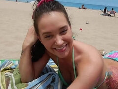 Traseiro, Morena, Exibicionismo, Namorada, Pontos de vista, Público, Xoxota, Provocar