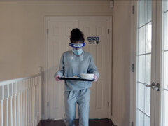 Långt ner i halsen, Man, Mellanrasig, Kök, Slick, Naturliga tuttar, Fitta, Verklighet