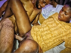 18, Amatør, Sort, Lille kvinde, Fisse, Kort hår, Teenager