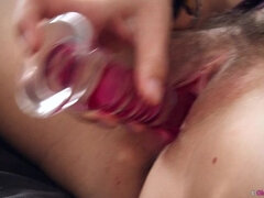 Braunhaarige, Behaart, Einschiebung, Lingerie, Masturbation, Solo