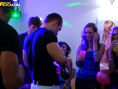 Rubia, Morena, Universidad, Grupo, Tacones, Lesbiana, Medias largas, Juguetes