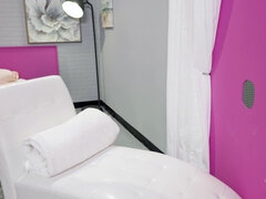 Boquete, Bondagebeldade, Morena, Pés, Buraco glory hole, Saltos, Cabelo curto, Palmada