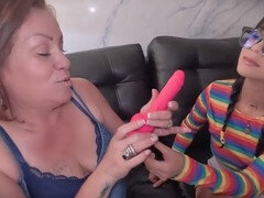 18 let, Líbání, Latinské, Lesbické, Dospělé, Nevlastní máma