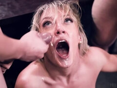 Hatalmas hátsó, Monumentális dákó, Szőke, Ondó fröcskölés, Mélytorok, Arcra élvezés, Csoportos kefélés, Tini