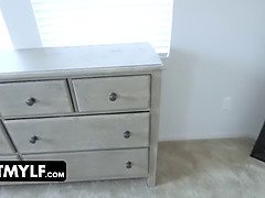 Loiroa, Boquete, Garganta funda, Punheta, Mãe gostosa, Xoxota, Gritar, Madrasta