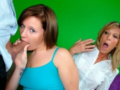 Blondin, Avsugning, Sperma shot, Kkm, Handjobb, Slick, Pov, Trekant