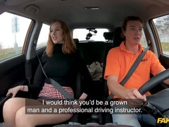 Amateur, Gros seins, Voiture, En levrette, Européenne, Doigter, Jupe, String