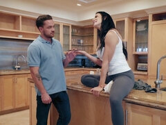 Tetas grandes, Mamada, Morena, Engañando, Estilo perrito, Hd, Cocina, Madres para coger