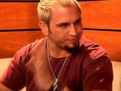 Blasen, Aufs gesicht abspritzen, Gruppe, Interrassisch, Lesbisch, Rasiert, Flotter dreier, Titten