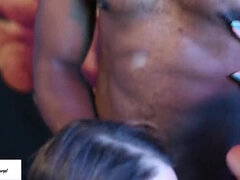 큰 음경, 영국인, 크림파이, 오쟁이 진 남자, 나이든, 밀프, 젖가슴, 와이프