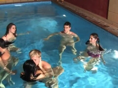 Kuřba, Brunetka, Skupina, Lesbické, Párty, Polykání