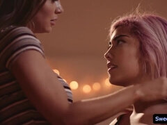 Super-Steamy teenagers Abigail Mac and Ashlee Julia tribbing romp (Ashlee Juliet)