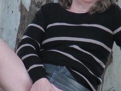 Amateur, Culo, Al aire libre, Orinar, Coño, Falda, Solo