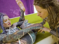 Zadek k puse, Šílené, Dildo, Gaping, Gotika, Hd, Nahé, Piercing