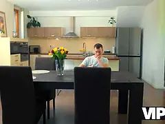 Vacker, Blondin, Otrohet, Cougar, Snopp, Monster, Bröstvårtor