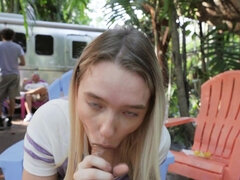 Blond, Pijpbeurt, Hondjeshouding, Sperma in gezicht, Hd, Natuurlijke tieten, Buiten