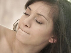 Teen teases masseuse to fuck her craving tight asshole