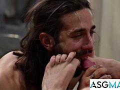 Velik kurac, Fafanje, Gej, Dekle drka tiča, Hardcore, Poljubljanje