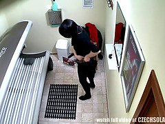 Amatéři, Brunetka, Prstění, Masturbace, Na veřejnosti, Solarium, Sólo, Voyeur