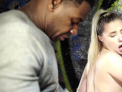 Grosser schwanz, Schwarz, Blasen, Aufs gesicht abspritzen, Lingerie, Im freien