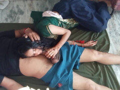 Sucer une bite, Brunette brune, Couple, Papa, Fait maison, Indienne