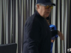 Tette grandi, Pisello, Da dietro, Toccando, Punto di vista pov, Capelli corti, Spagnola, Tatuaggi