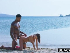 Strand, Stor kukk, Store pupper, Svart, Kukk suging, Dype svelg, Ansiktssperm, Utendørs