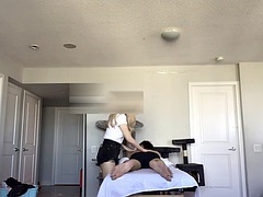 Tussi, Grosser schwanz, Blondine, Flashen, Handjob, Japanische massage, Massage, Spanner