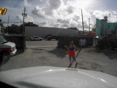 Rumpa, Sperma shot, Ansiktsbehandling, Latina, Utomhus, Piercing, Sprutande, Tuttar