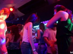 Isot tissit, Suihinotto, Ryhmä, Rankka, Lesbo, Itsetyydytys, Pornotähti, Kolmen kimppa